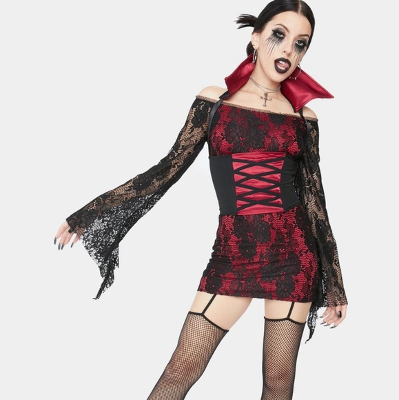 Blood Thirsty Vampire Costume - Picture 2 of 10